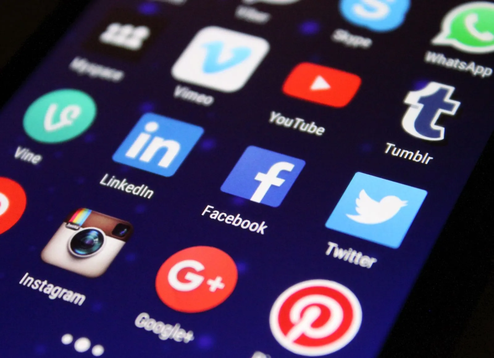 Smartphone screen showing social media app icons